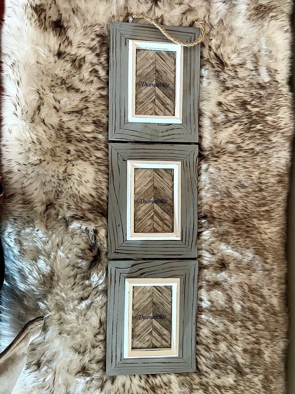 Thomasville 3-Opening Hanging Picture Frame Gray White Rustic Wood